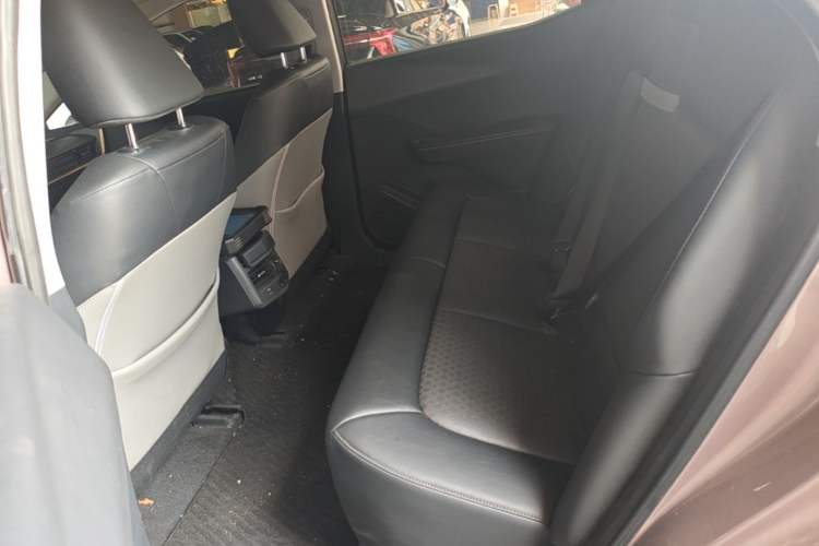 Used Toyota bZ3 2023 616 km Long-Range Premium Left Rear Seat