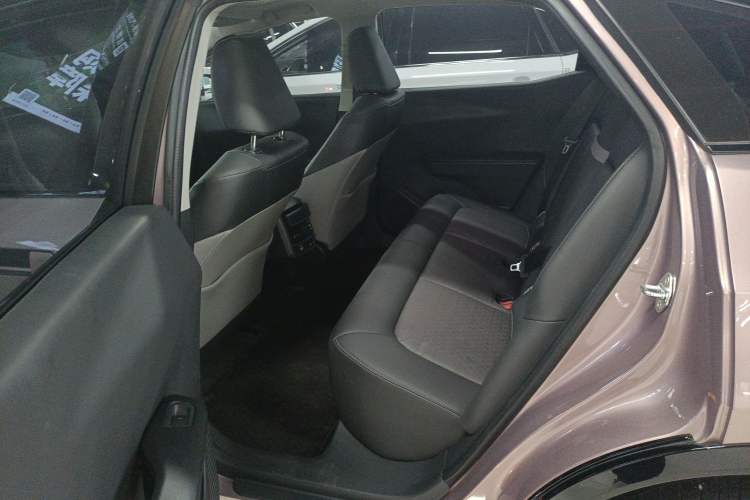 Used Toyota bZ3 2023 616 km Long-Range PRO Left Rear Seat