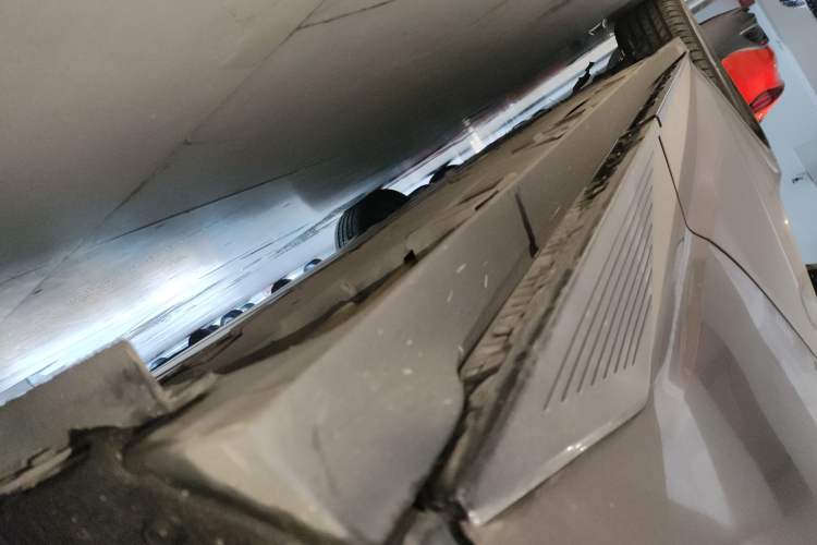 Used Toyota bZ3 2023 616 km Long-Range Premium Left Side Sill