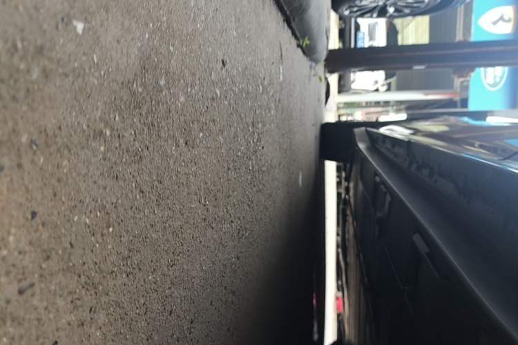 Used Toyota bZ3 2023 616 km Long-Range Premium Left Side Sill