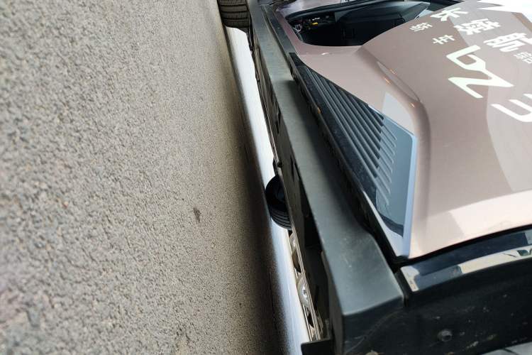 Used Toyota bZ3 2023 616 km Long-Range Premium Left Side Sill