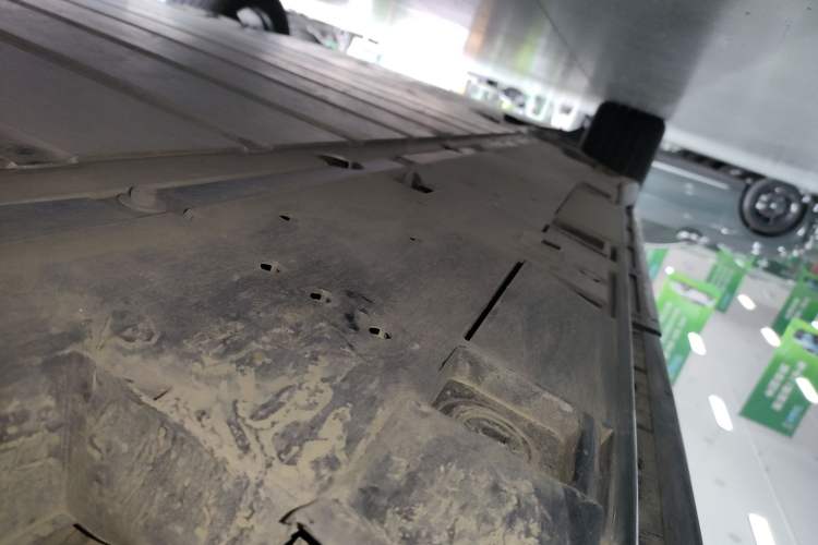 Used Toyota bZ3 2023 616 km Long-Range Premium Left Side Sill