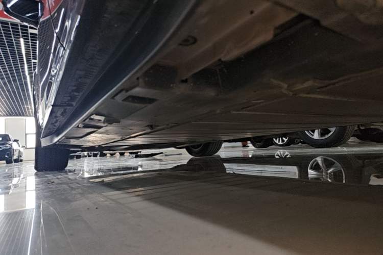 Used Toyota bZ3 2023 616 km Long-Range Premium Left Side Sill