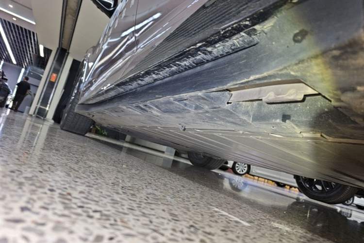 Used Toyota bZ3 2023 616 km Long-Range Premium Left Side Sill