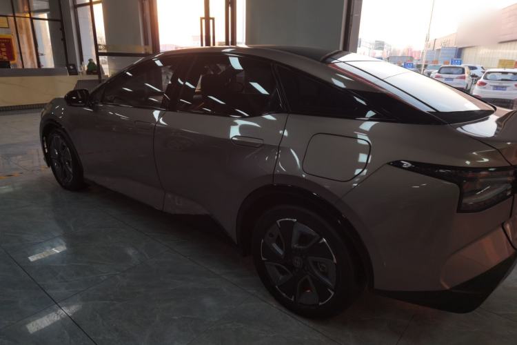 Used Toyota bZ3 2023 616 km Long-Range Premium Left Side