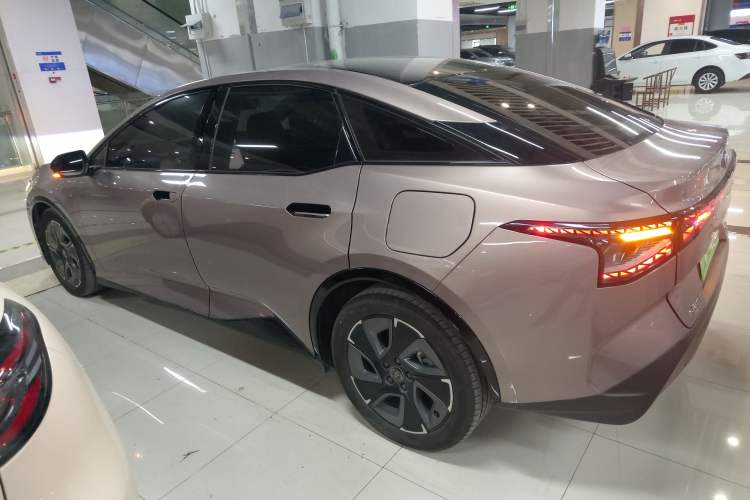 Used Toyota bZ3 2023 616 km Long-Range Premium Left Side