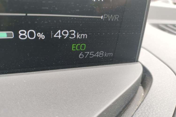 Used Toyota bZ3 2023 616 km Long-Range Premium Odometer Close Up