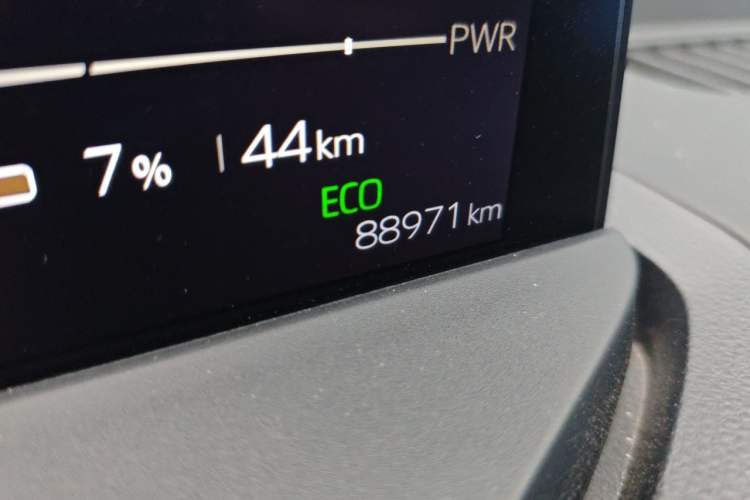 Used Toyota bZ3 2023 616 km Long-Range Premium Odometer Close Up