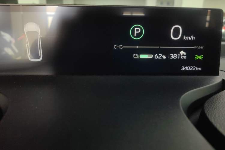 Used Toyota bZ3 2023 616 km Long-Range Premium Odometer Close Up