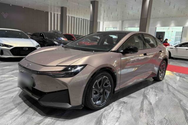 Used Toyota bZ3 2023 616 km Long-Range PRO