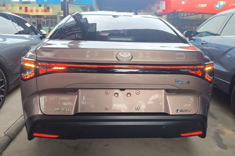 Used Toyota bZ3 2023 616 km Long-Range Premium Rear