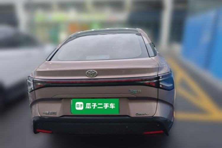 Used Toyota bZ3 2023 616 km Long-Range Premium Rear