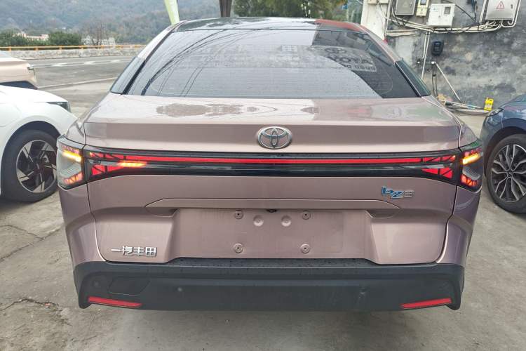 Used Toyota bZ3 2023 616 km Long-Range Premium Rear