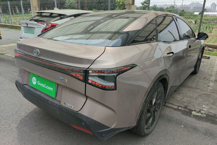 Used Toyota bZ3 2023 616 km Long-Range Premium Rear Right 45 Deg