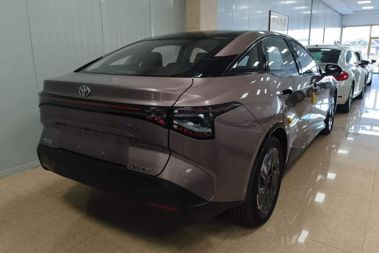Used Toyota bZ3 2023 616 km Long-Range Premium Rear Right 45 Deg