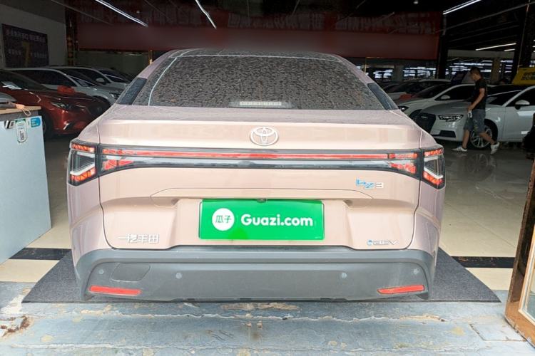 Used Toyota bZ3 2023 616 km Long-Range Premium Rear