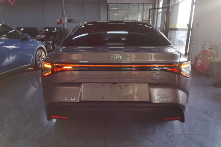 Used Toyota bZ3 2023 616 km Long-Range Premium Rear