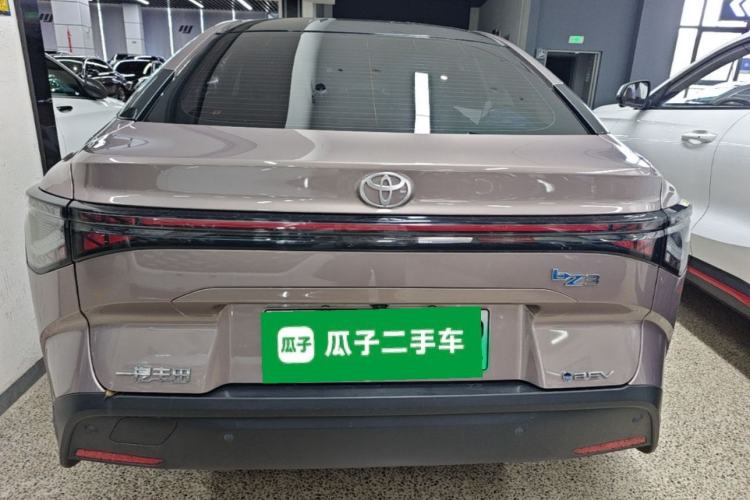 Used Toyota bZ3 2023 616 km Long-Range Premium Rear