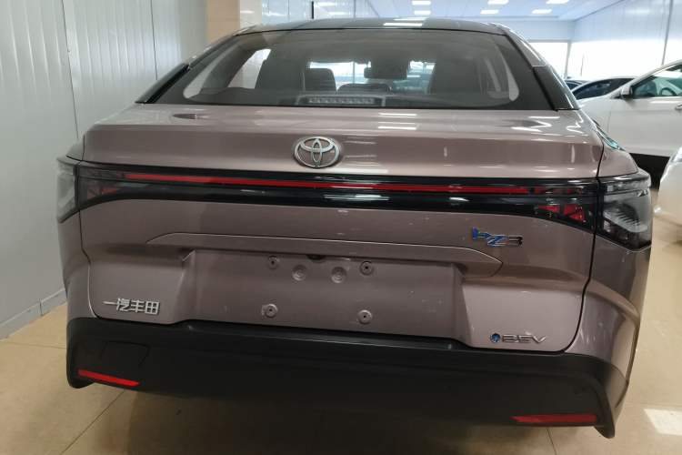 Used Toyota bZ3 2023 616 km Long-Range Premium Rear