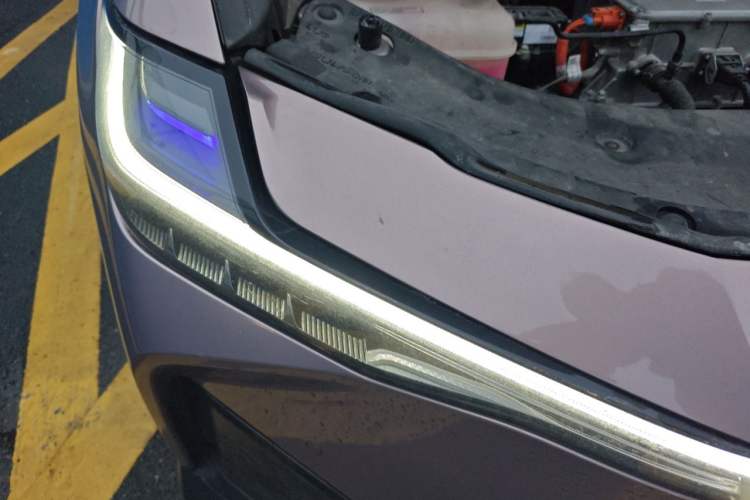 Used Toyota bZ3 2023 616 km Long-Range Premium Right Front Headlight
