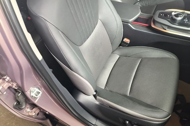 Used Toyota bZ3 2023 616 km Long-Range Premium Right Front Seat