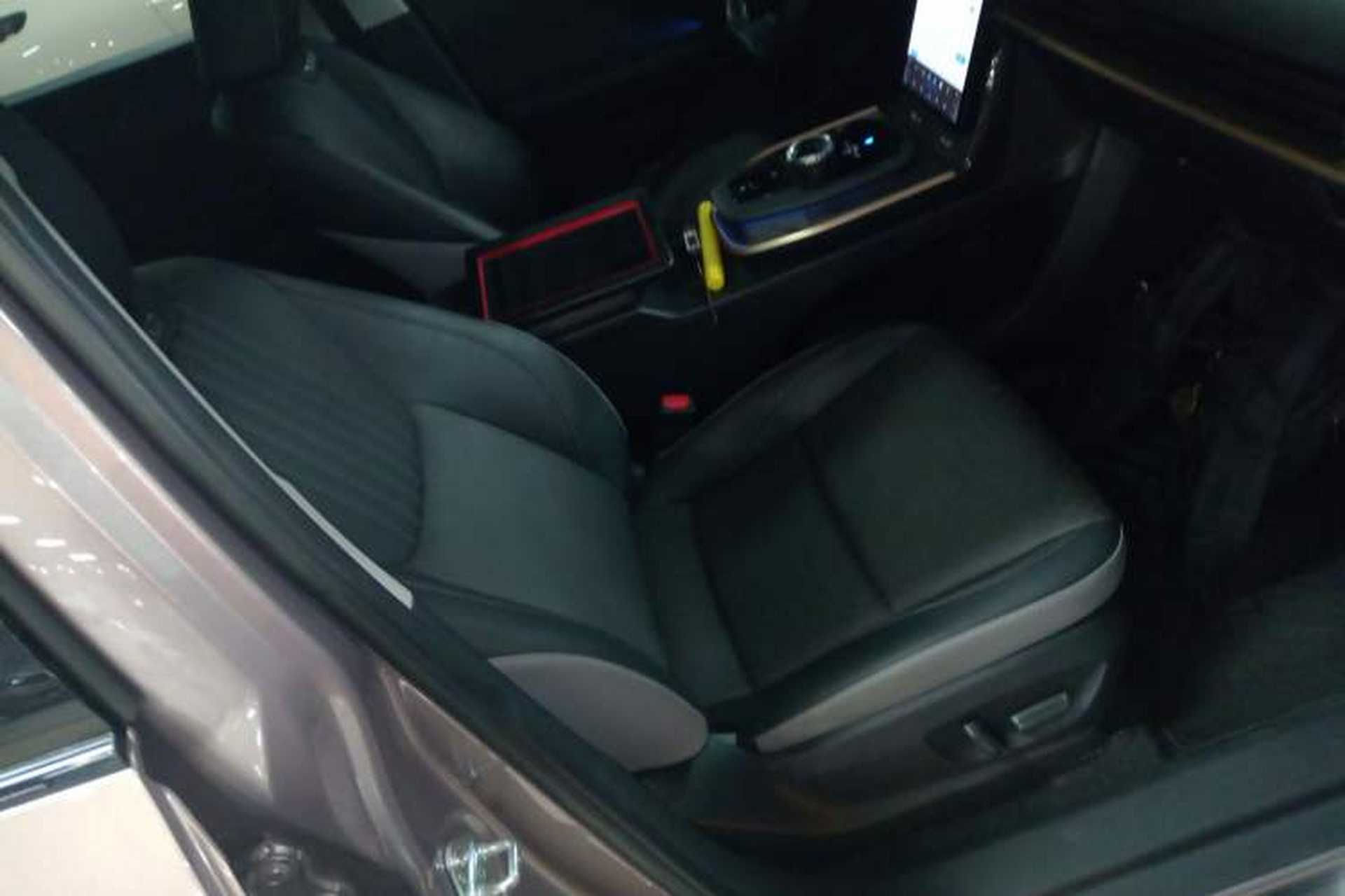 Used Toyota bZ3 2023 616 km Long-Range Premium Right Front Seat