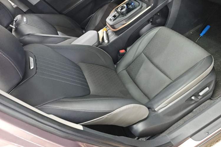 Used Toyota bZ3 2023 616 km Long-Range Premium Right Front Seat