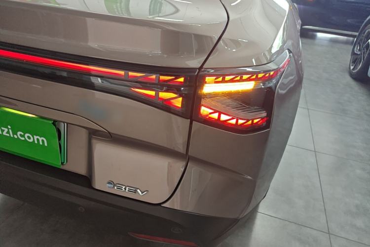 Used Toyota bZ3 2023 616 km Long-Range Premium Right Rear Taillight