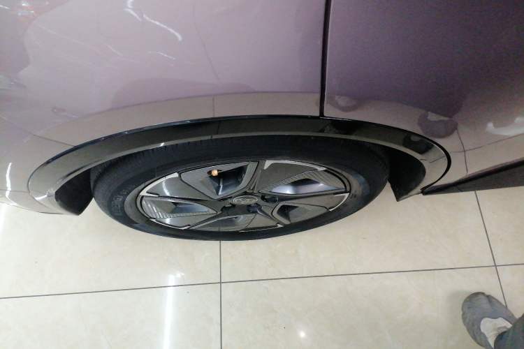Used Toyota bZ3 2023 616 km Long-Range Premium Right Rear Wheel Hub