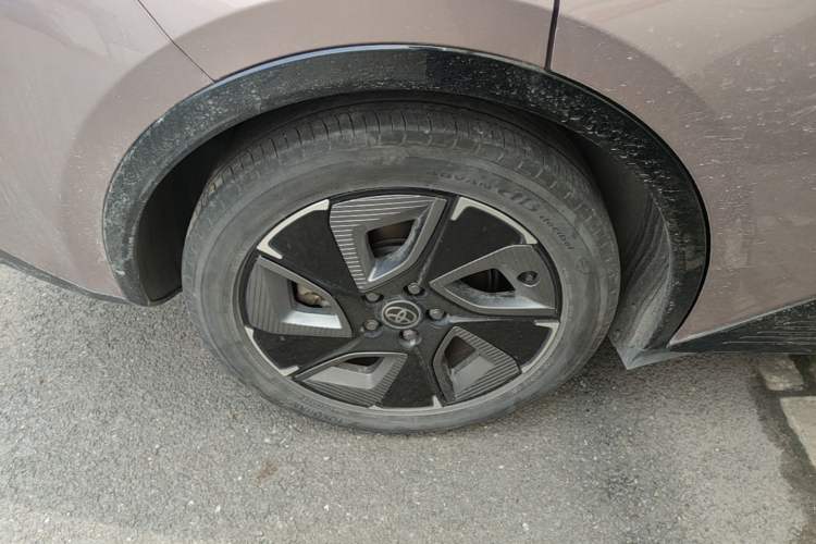 Used Toyota bZ3 2023 616 km Long-Range Premium Right Rear Wheel Hub