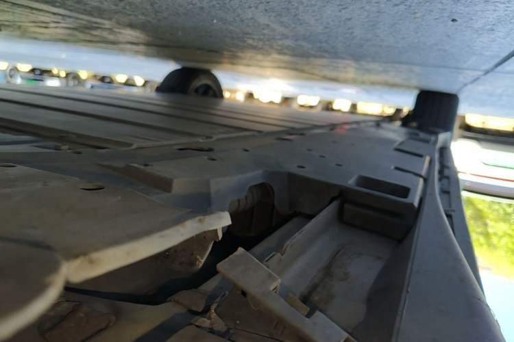 Used Toyota bZ3 2023 616 km Long-Range Premium Right Side Sill