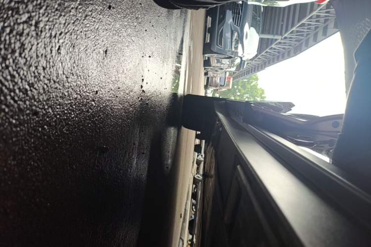 Used Toyota bZ3 2023 616 km Long-Range Premium Right Side Sill