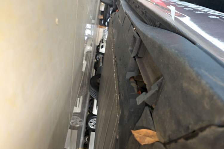 Used Toyota bZ3 2023 616 km Long-Range Premium Right Side Sill