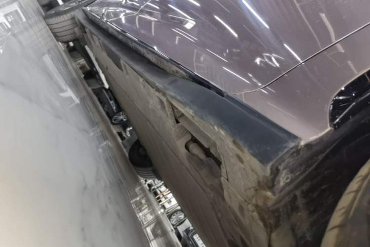 Used Toyota bZ3 2023 517 km Elite PRO Right Side Sill