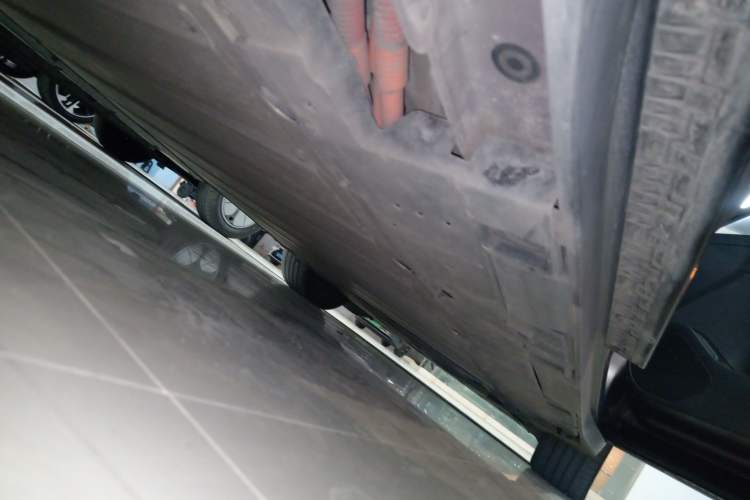 Used Toyota bZ3 2023 616 km Long-Range Premium Right Side Sill