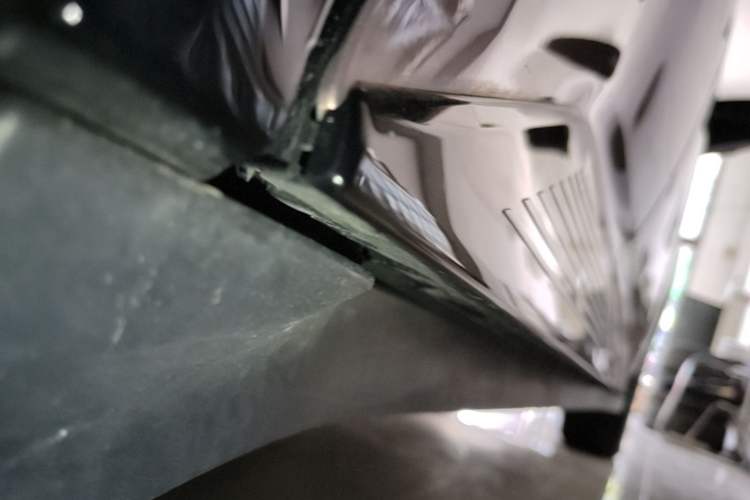 Used Toyota bZ3 2023 616 km Long-Range Premium Right Side Sill