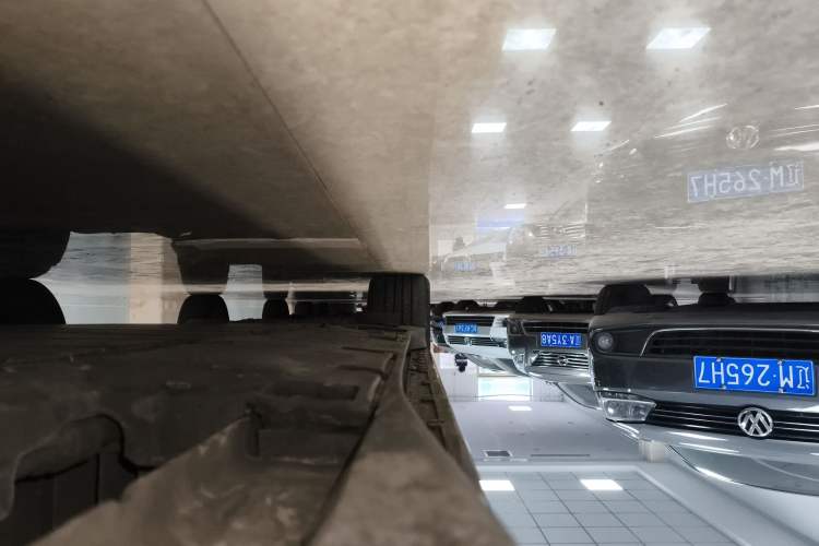 Used Toyota bZ3 2023 616 km Long-Range Premium Right Side Sill