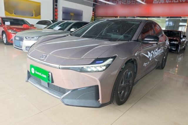 Gebrauchter Toyota bZ3 2023 616 km Long-Range Premium