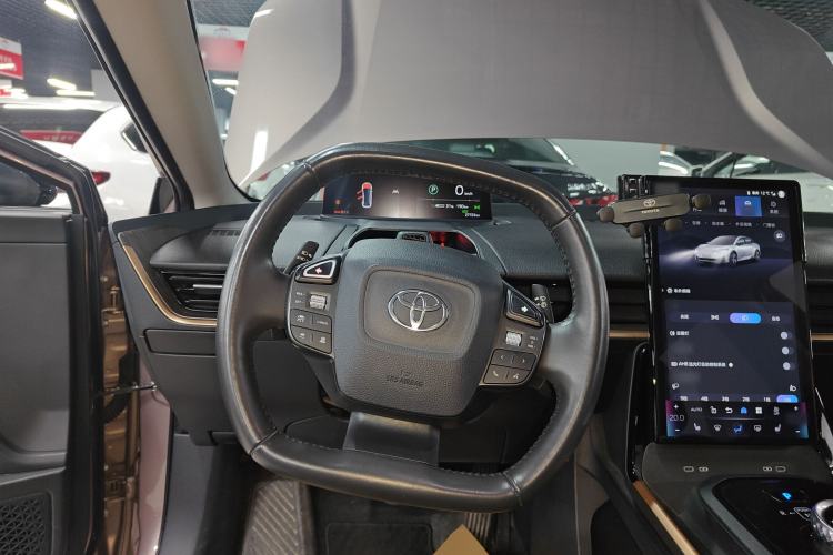 Used Toyota bZ3 2023 616 km Long-Range Premium Steering Wheel