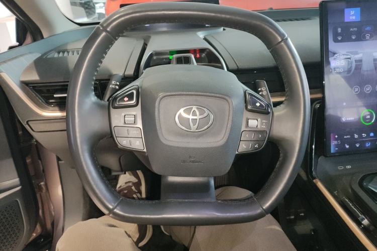 Used Toyota bZ3 2023 616 km Long-Range Premium Steering Wheel