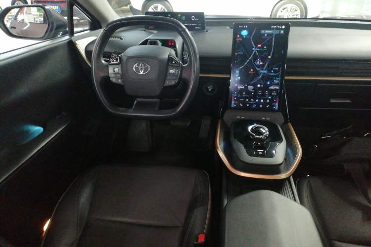 Used Toyota bZ3 2023 616 km Long-Range Premium Steering Wheel