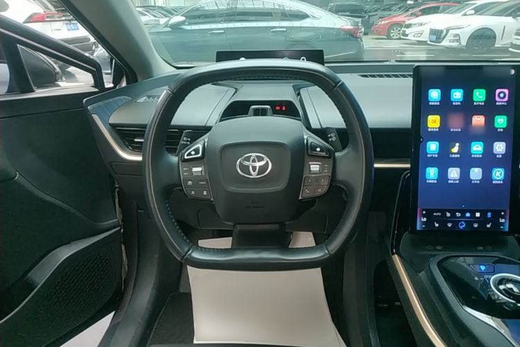 Used Toyota bZ3 2023 616 km Long-Range Premium Steering Wheel