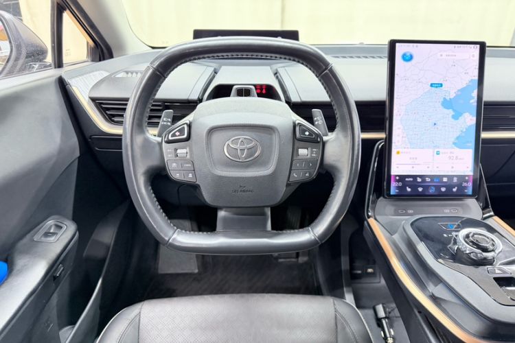 Used Toyota bZ3 2023 616 km Long-Range Premium Steering Wheel