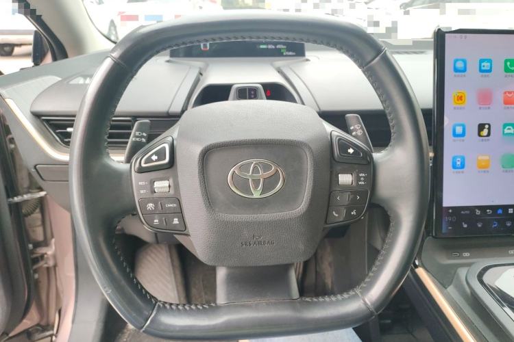 Used Toyota bZ3 2023 616 km Long-Range Premium Steering Wheel