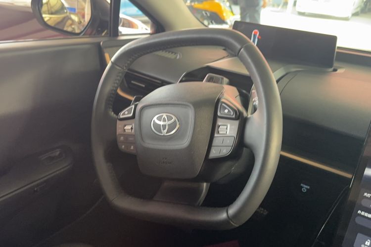 Used Toyota bZ3 2023 616 km Long-Range Premium Steering Wheel