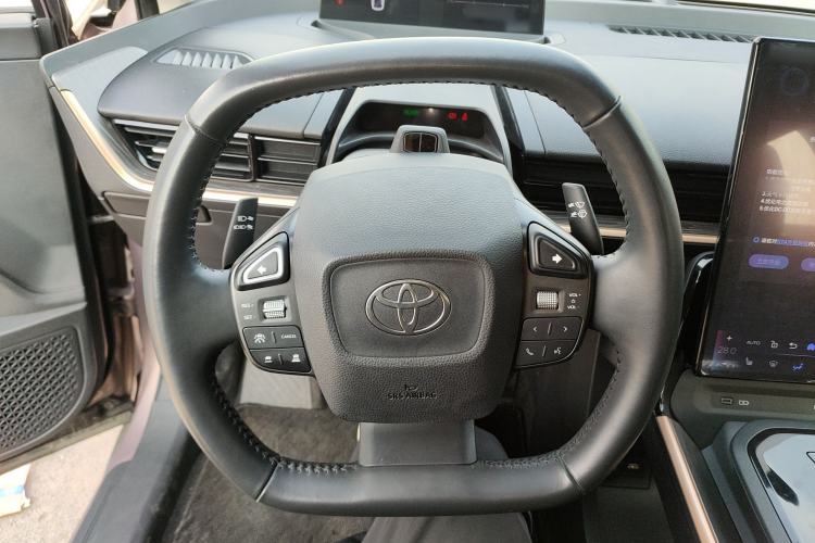 Used Toyota bZ3 2023 616 km Long-Range Premium Steering Wheel