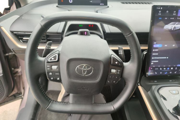 Used Toyota bZ3 2023 616 km Long-Range Premium Steering Wheel