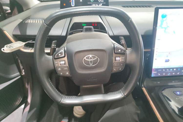 Used Toyota bZ3 2023 616 km Long-Range PRO Steering Wheel