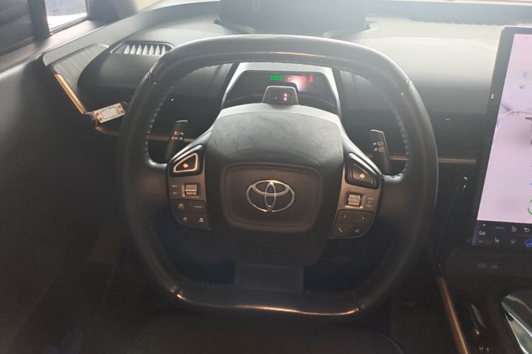 Used Toyota bZ3 2023 616 km Long-Range Premium Steering Wheel