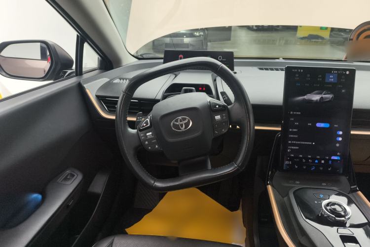 Used Toyota bZ3 2023 616 km Long-Range Premium Steering Wheel